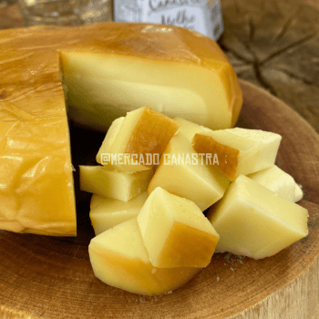 Queijo Provolone Defumado Trufado com Requeijão 500g